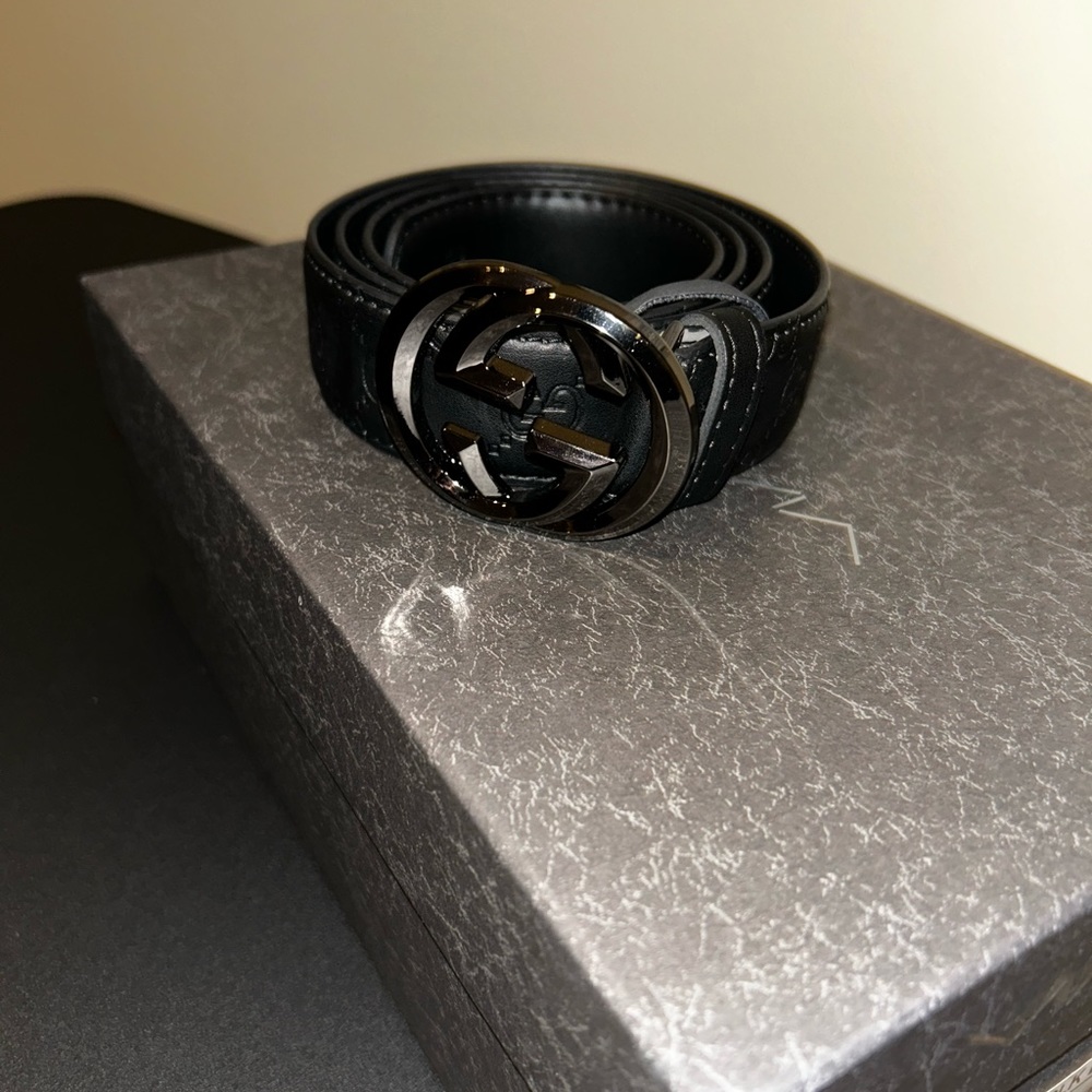 GUCCI SIGNATURE LEATHER BELT WITH G’s DOWN THE STRAP